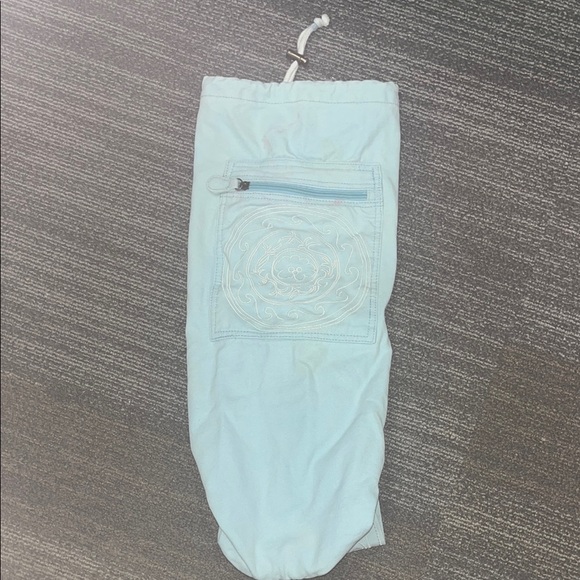 Gaiam Light Ice Blue Yoga Mat Embroidered pocket bag with strap, preowned - Picture 1 of 12